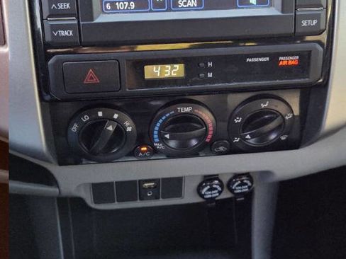 Used 2013 Toyota Tacoma PreRunner w/ TRD Sport Pkg image 20