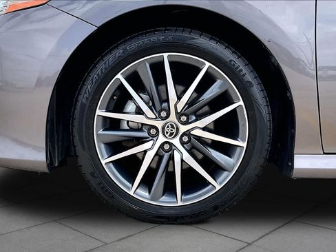 Used 2024 Toyota Camry XLE FWD image 11