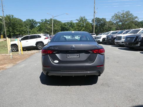Used 2021 Nissan Sentra SV FWD image 6