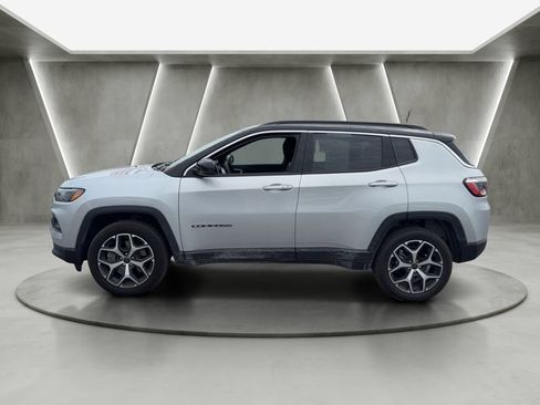 Used 2026 Jeep Compass Limited w/ Mopar All Weather Package AWD/4WD image 4