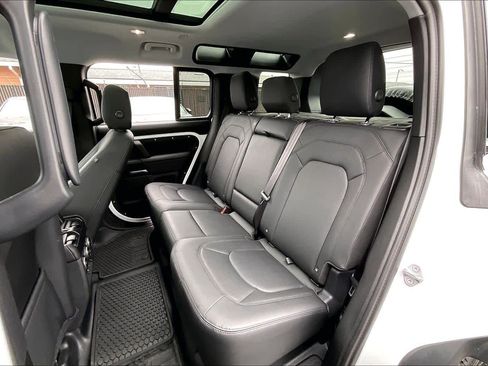 Used 2025 Land Rover Defender 110 S image 29