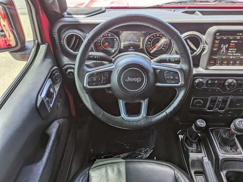 Used 2019 Jeep Wrangler Unlimited Sahara w/ Dual Top Group AWD/4WD image 17