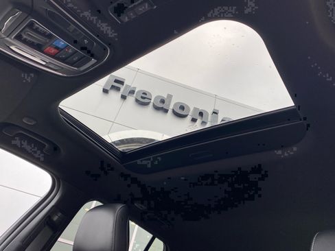 Used 2025 Jeep Grand Cherokee Altitude image 21