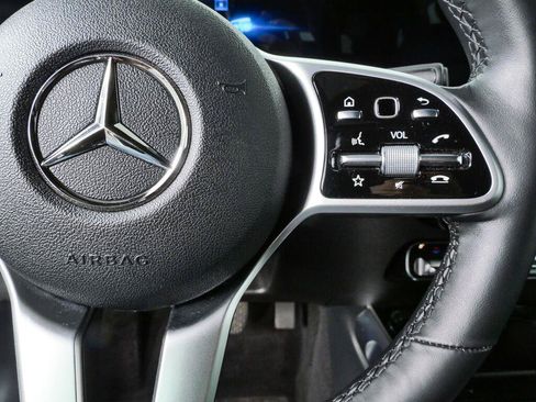 Used 2021 Mercedes-Benz GLB 250 4MATIC image 10