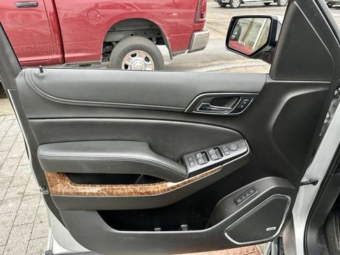 Used 2020 Chevrolet Suburban Premier image 10