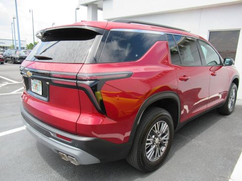 Certified 2026 Chevrolet Traverse LT FWD image 4