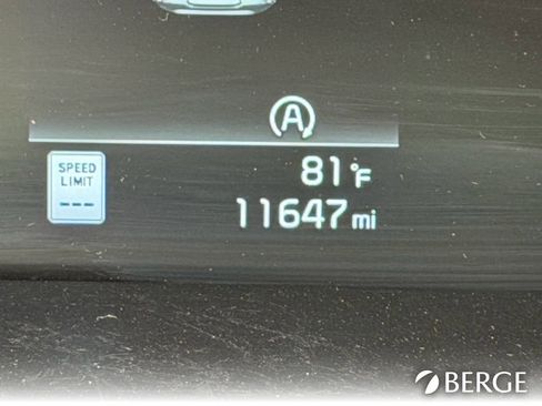 Used 2025 Kia Soul LX w/ LX Technology Package FWD image 36