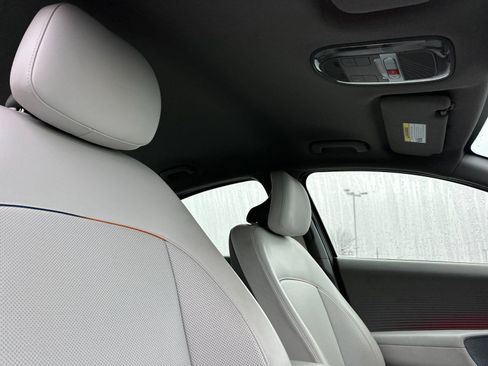 Used 2025 Hyundai Ioniq 6 SEL image 15