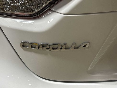 Used 2025 Toyota Corolla LE FWD image 24