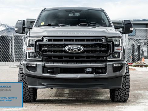 Used 2022 Ford F250 Lariat w/ Black Appearance Package image 4