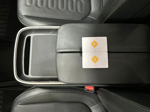 Used 2024 Rivian R1S Adventure AWD/4WD image 31