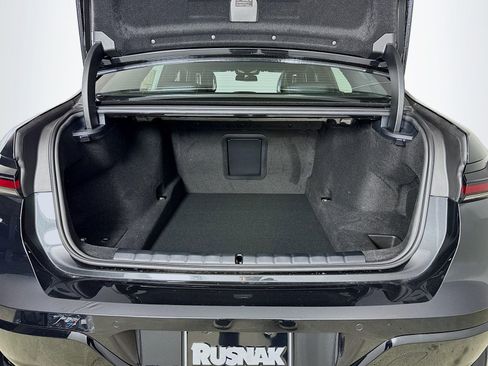 New 2026 BMW 740i w/ Premium Package image 28