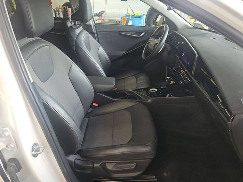 Used 2023 Kia Niro Wind FWD image 5