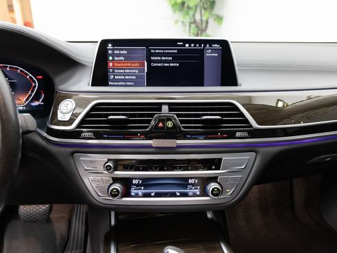 Used 2021 BMW 740i RWD image 18