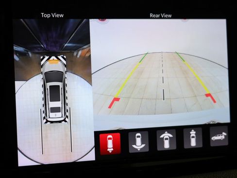 Used 2022 Chrysler Pacifica Limited image 7