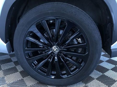 Certified 2025 Toyota Highlander XSE AWD/4WD image 16