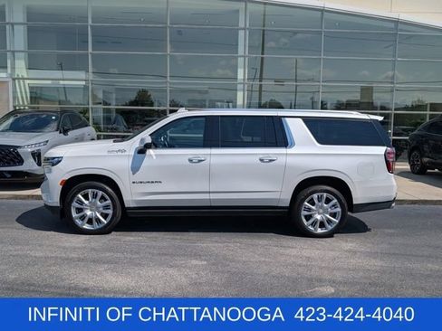 Used 2024 Chevrolet Suburban High Country w/ Advanced Technology Package AWD/4WD image 2