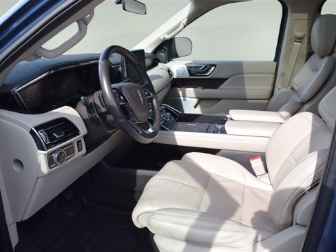 Used 2020 Lincoln Navigator Reserve w/ Luxury Package AWD/4WD image 11
