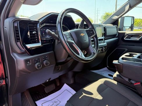 Used 2025 Chevrolet Silverado 3500 LT w/ Safety Package AWD/4WD image 18