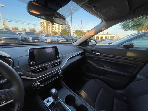 Used 2025 Nissan Altima 2.5 SV image 36