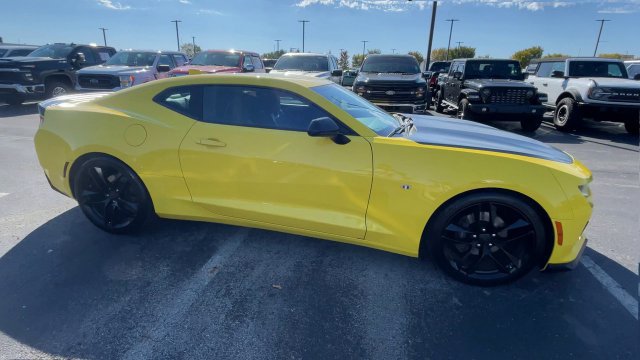 Used 2017 Chevrolet Camaro LT RWD image 3