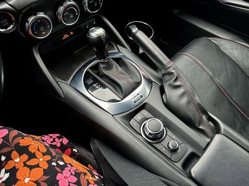 Used 2017 MAZDA MX-5 Miata Grand Touring RWD image 19