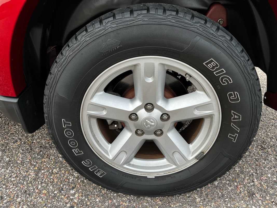 Used 2007 Dodge Nitro SXT RWD image 24