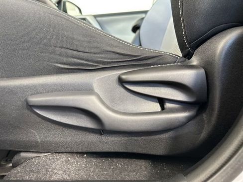 Used 2016 Toyota RAV4 XLE AWD/4WD image 22