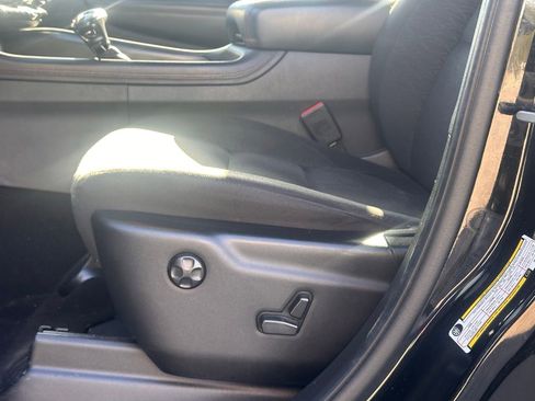 Used 2023 Dodge Durango GT image 31