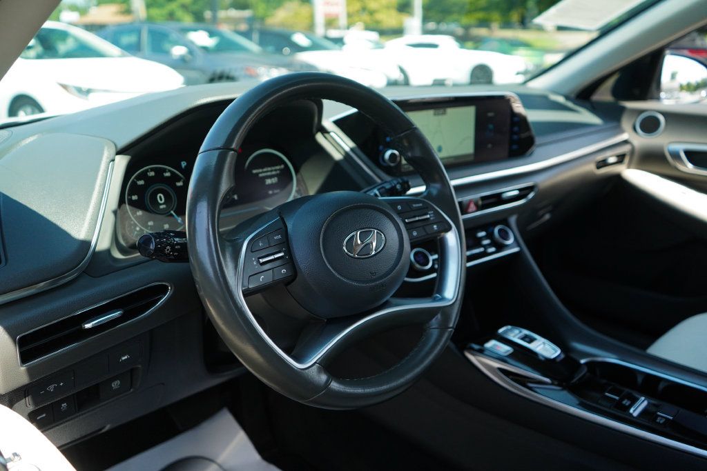 Used 2023 Hyundai Sonata SEL w/ Convenience Package FWD image 5