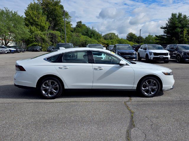 Used 2024 Honda Accord EX image 10