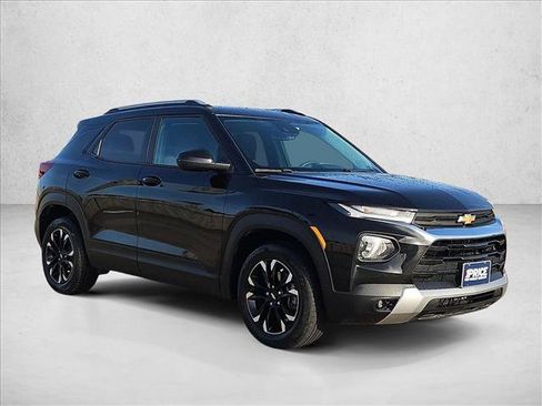 Certified 2023 Chevrolet TrailBlazer LT w/ Convenience Package FWD image 3