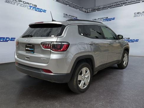 Used 2022 Jeep Compass Latitude AWD/4WD image 5