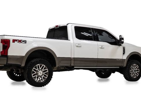 Used 2019 Ford F250 King Ranch w/ King Ranch Ultimate Package AWD/4WD image 3