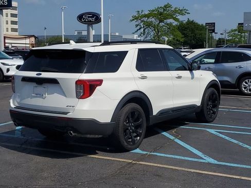 Used 2023 Ford Explorer ST-Line AWD/4WD image 4