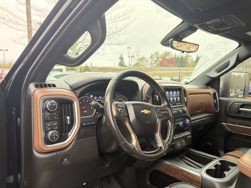 Certified 2022 Chevrolet Silverado 2500 High Country w/ Technology Package AWD/4WD image 11