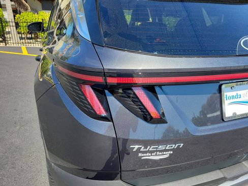 Used 2022 Hyundai Tucson Limited w/ Cargo Package image 11