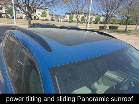 Used 2025 Volkswagen Atlas SE w/ Panoramic Sunroof Package image 10