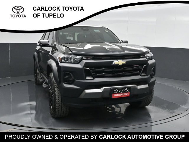 Used 2025 Chevrolet Colorado Trail Boss w/ Midnight Edition AWD/4WD image 7