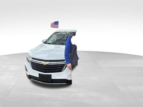 Used 2024 Chevrolet Equinox LT image 31