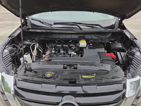 Used 2025 Nissan Pathfinder SL AWD/4WD image 24