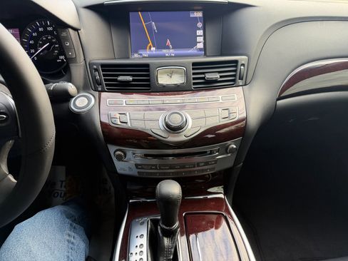 Used 2016 INFINITI Q70 L 3.7 RWD image 13