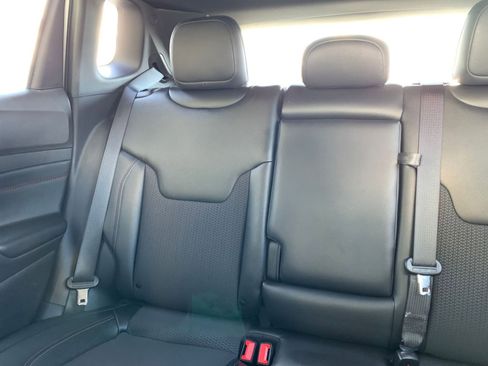 Used 2025 Jeep Compass Trailhawk image 38