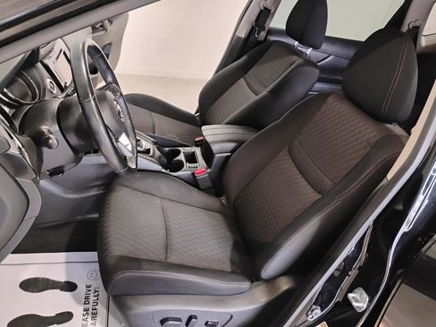 Used 2019 Nissan Rogue SV image 52