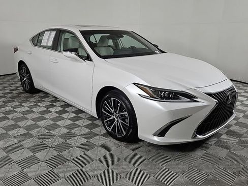 Certified 2025 Lexus ES 350 w/ Premium Package image 3