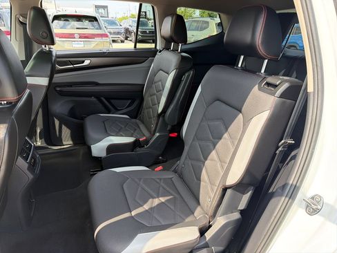 Certified 2024 Volkswagen Atlas Peak Edition SEL AWD/4WD image 23