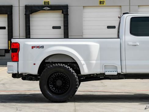 Used 2026 Ford F450 Lariat w/ FX4 Off-Road Package AWD/4WD image 28