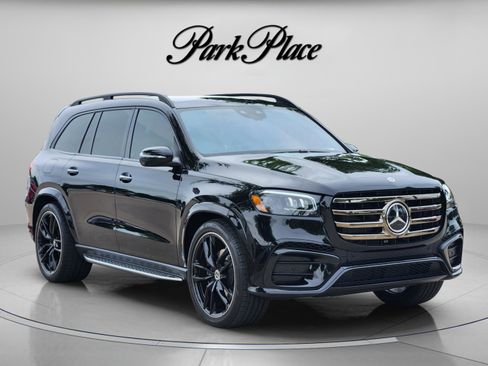 Used 2024 Mercedes-Benz GLS 580 4MATIC image 4
