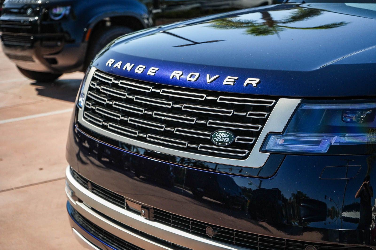 New 2026 Land Rover Range Rover Long Wheelbase SE AWD/4WD image 8