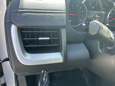 Certified 2024 GMC Terrain SLT AWD/4WD image 19